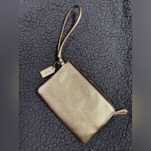 COACH GOLD SMALL WRISTLET